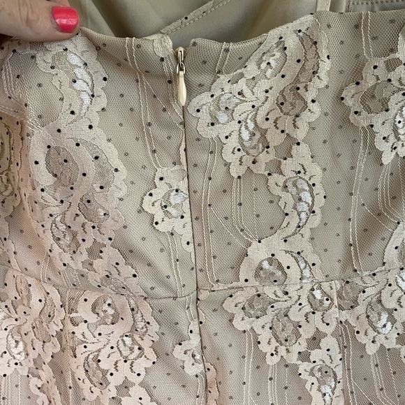 NWT NSR FLORAL LACE DRESS WITH CRISS CROSS FRONT DESIGN - Picture 7 of 10